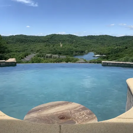 Luxury Penthouse near Silver Dollar City