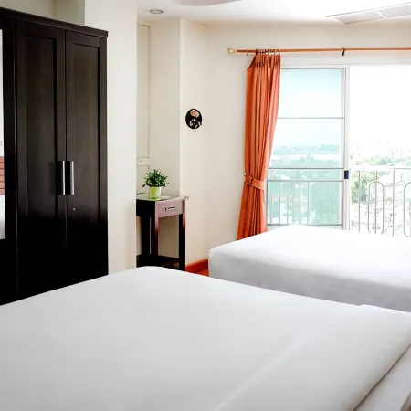 Ingnaam Hotel