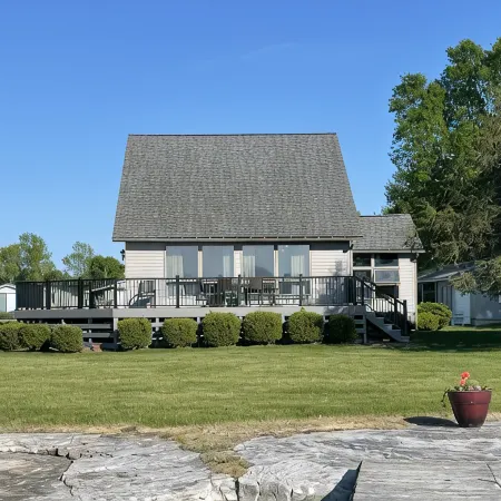 Waterfront - Amazing River View - Newly Renovated