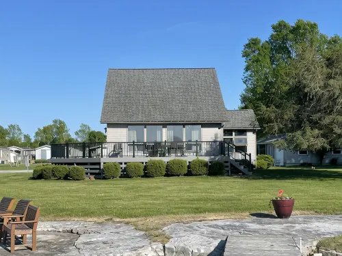 Waterfront - Amazing River View - Newly Renovated - Wi-Fi