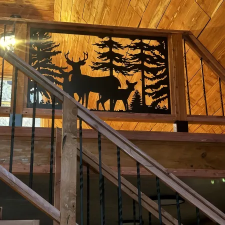 Beautiful country cabin on a natural spring creek! Отели в г. Изард