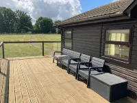 Lakeside Lodge Set in the Countryside - WiFi