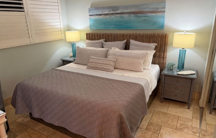 Oceanfront Spectacular Condo-New Furnishings & Appliances - 60ft from the Water!