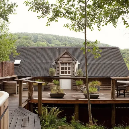 Lofty first floor barn conversion in stunning secluded setting.