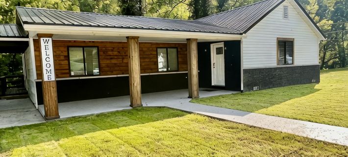 Creek View Retreat 3 Bedroom- 2 Full Bathroom.  Cozy home Hotels in Mingo County
