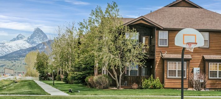 Teton National Park Avails! Great Location, Games, Laundry, & Playround! Hotels in Driggs