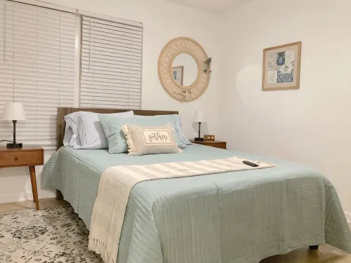 Renovated Townhome Close to Everything - 8 Guests