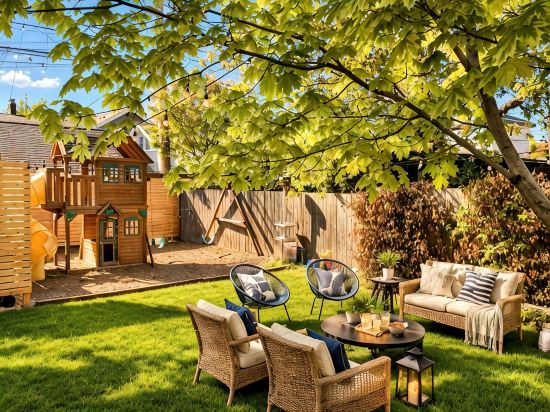 4 Story Home on Walkable Queen Anne-Sleeps 23, Game Room, MIL Apt - 5 Mins 2 DT!