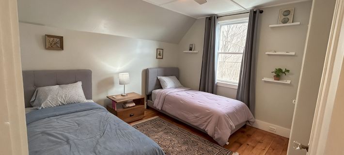 Cozy two bedroom house in the heart of Gloucester Hotels in Gloucester
