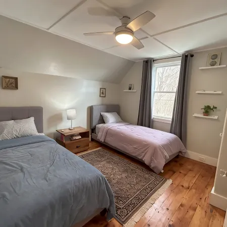 Cozy two bedroom house in the heart of Gloucester