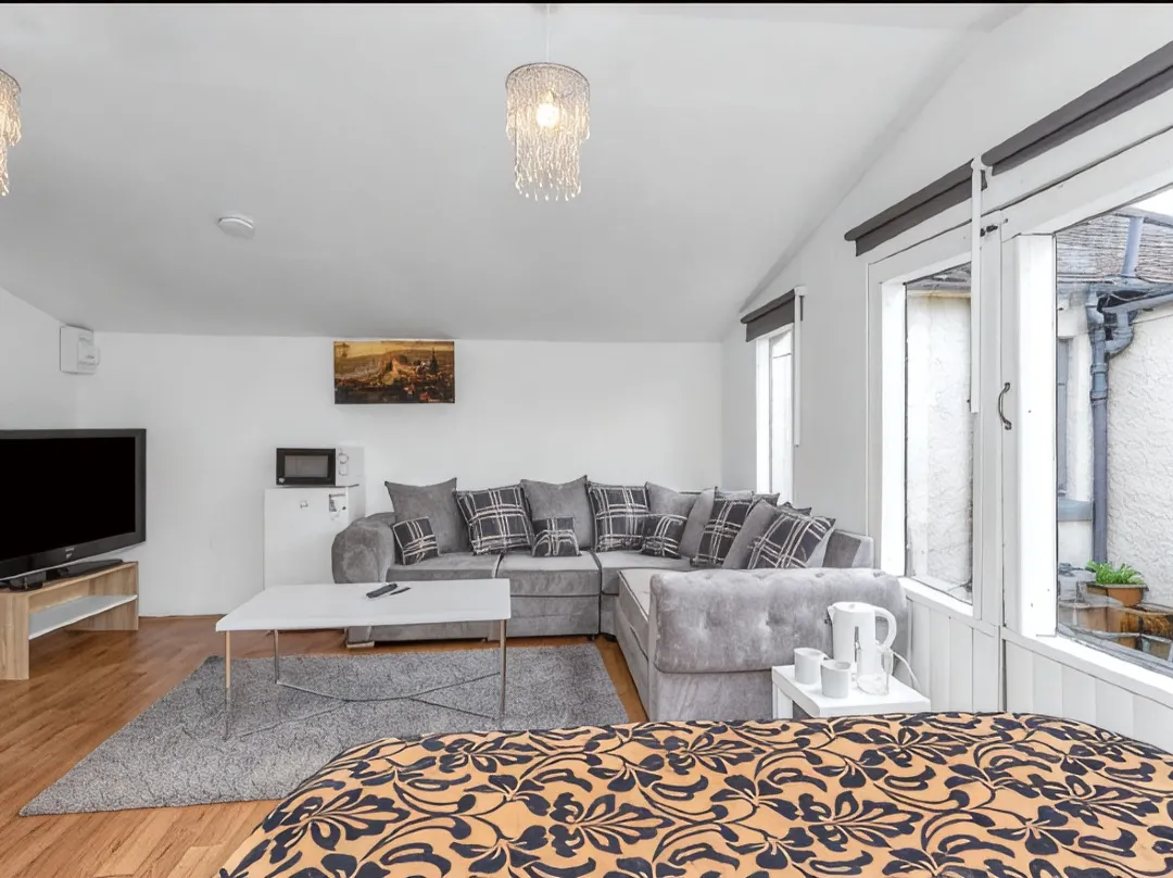 Near Royal Infirmary Hospital Airport Free Moet And Parking Daily Breakfast - Edinburgh