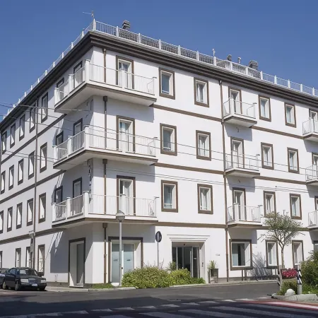 Card International Hotel