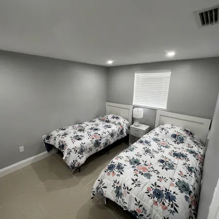 Cozy,comfy and clean 2 bedroom/one bath apartment