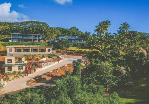 拉羅湯加島高爾夫海景飯店
