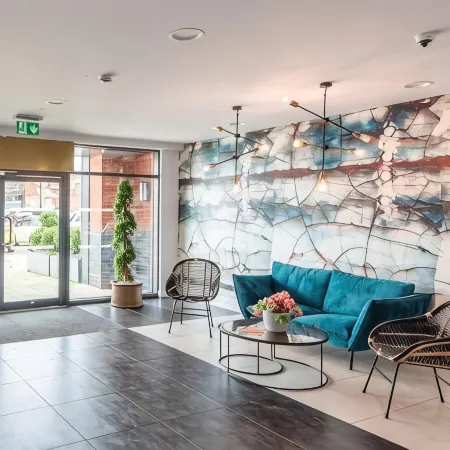 Beautiful 1 Bedroom Apartment with Parking in Gloucester Docks