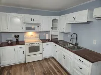 Relax and recharge in this 1 Bedroom Apartment near the heart of Cleveland - 3성급