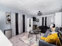 Melrose Exec Studio Queen + Bunk - Pet-Friendly Hotels in Vista