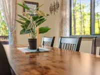 Mountain View Lodge: Bear Creek Lakes - Lake, Pool, Firepit & Pet Friendly Hotels in Penn Forest Township