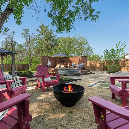 Backyard Oasis - Cowboy Pool w/ Heater & Chiller - Outdoor Projector Screen