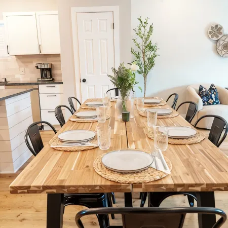 NEW Springmill Escape in Westfield - 2 king beds, office, fenced yard and more