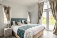 Luxurious 3 bed Lodge with private hot tub close to city of Cambridge - Pools