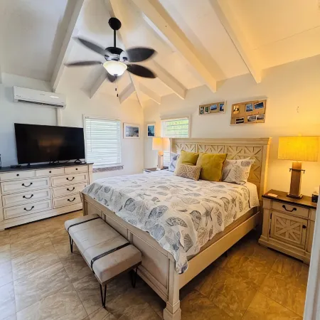 1 Br Oceanfront Condo Sleeps 4! Cane Bay! ST Croix, Usvi Caribbean No Passport!