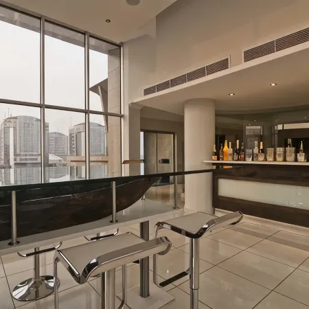 L'Eola Suites