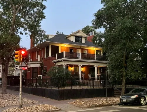 4 BR, Luxurious-Gem/Mansion in Heart of Denver - 방갈로