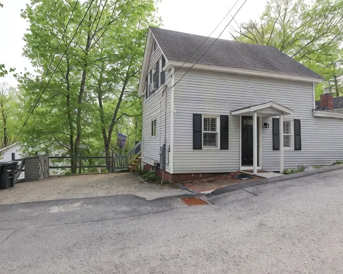 Lake Access + Kayaks + Arcade + Bike Path + Deck Hotels in Wolfeboro