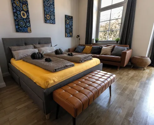 Charming studio with AC, balcony and view of the Castle - Walk to Everything. - Condos