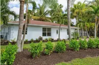 Estey Oasis. Heated Pool! Close to Beaches/5th Ave! - Private Pools