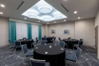 La Quinta Inn & Suites by Wyndham Round Rock Near Kalahari - Bãi đậu xe