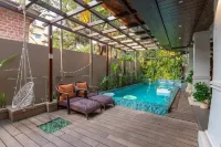 Riva Gold Coast - Pools