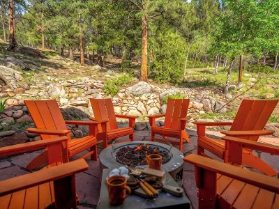 NEW Hot Tub + Arcade + Fire Pit + Mtn Views