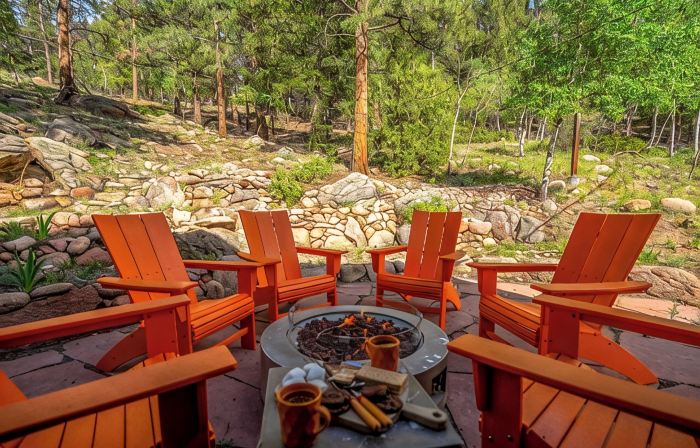 NEW Hot Tub + Arcade + Fire Pit + Mtn Views