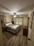 Cozy cabin in the woods.   Close to boat ramp.  Shared 5 bay boat storage - 3성급