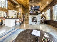 Somewhere With You -Features a hot tub & fire pit; accommodates 2 to 4 guests. - Chalets