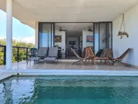 Escape to Paradise, Minimalist 4-BR Beachfront: 300 Mbps with amazing views - piscine
