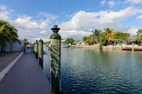 Exquisite Key Colony Beach Retreat- 420/430 11th Street KCB - Wifi
