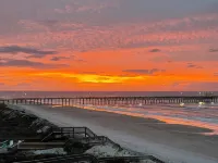 Oceanfront Family Retreat / Pool, Hot Tub, Elevator, Well Stocked Kitchen - Beach