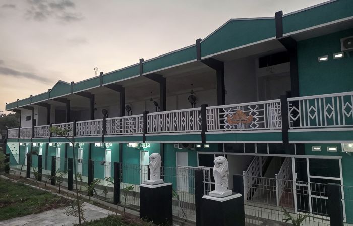 Penginapan Lamban Queens Kamar Double Bed Standar Room