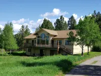 Guests Say:  "METICULOUSLY CLEAN"  and  "ABSOLUTELY BEAUTIFUL - Condos