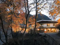 白久温泉 谷津川館