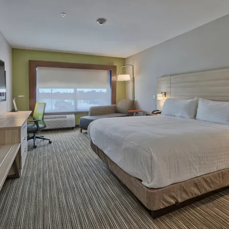 Holiday Inn Express & Suites ROSWELL by IHG