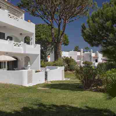 Spacious South Facing Apartment - Private Pool Terrace WiFi AirCon Hotel Exterior