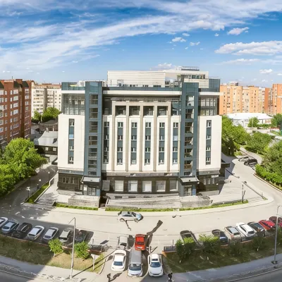 DoubleTree by Hilton Tyumen (Даблтри Хилтон Тюмень) Отели рядом с достопримечательностью «Свято-Троицкий мужской монастырь»