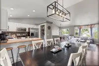 6BR/3BA House - 2nd Living and Entry - 18 Guests - 3 stjerner