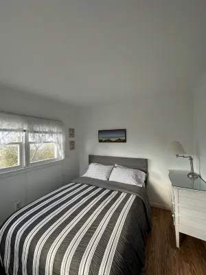 Large Beach House Steps From Town and Ocean - Wi-Fi