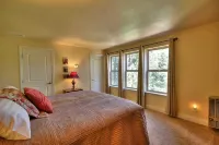 4 Couples or 2 Families, Private and Prime Location, Pool and Hot Tub - Private Pools