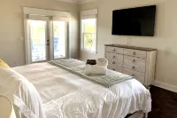 Beach side, ocean-view home, sleeps 9. Walk to bars, restaurants, & Casa Marina - 4-Star